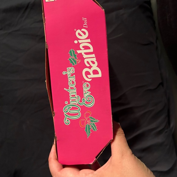 Winters Eve Barbie - Picture 3 of 4